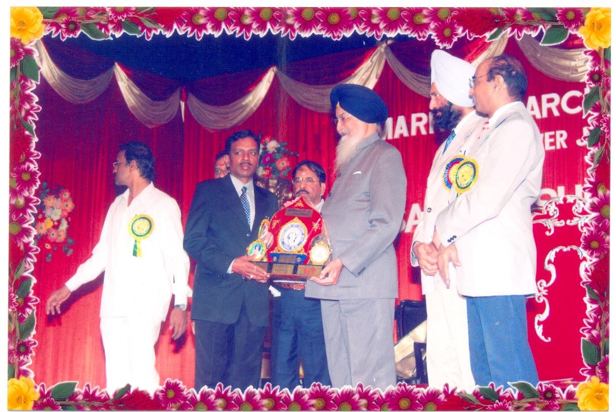 Business Magnate Award presentation
